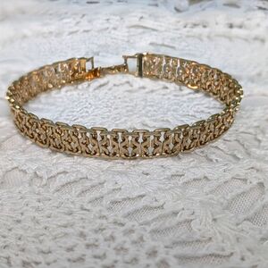 Napier Signed Goldtone Vintage Bracelet